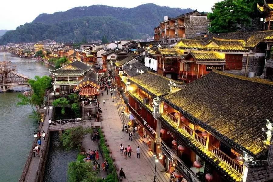 山东足坛官宣三位顶尖新外援加盟，与豪华教练组共同追逐新赛季冠军